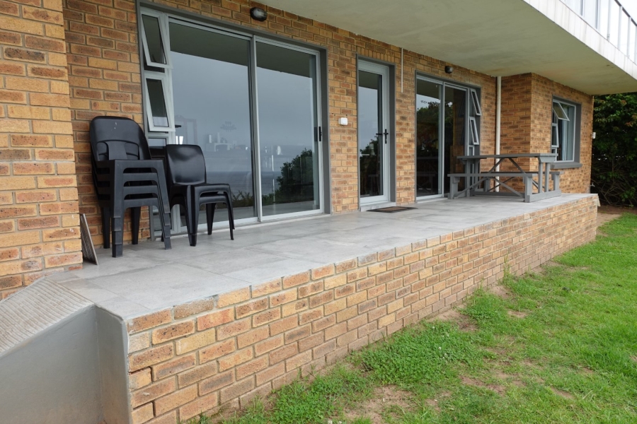 6 Bedroom Property for Sale in Outeniqua Strand Western Cape